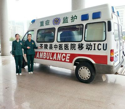 茶陵縣首臺移動ICU救護車落戶中醫醫院，打造移動手術新平臺